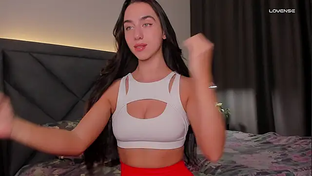 R a v e n online show from 04-15-26, 07:58