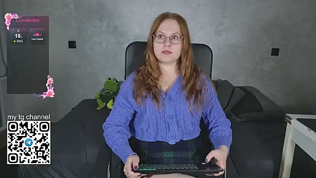 Lila Pitt online show from 09-25-25, 08:12