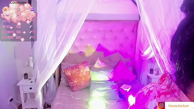 Snapshot of Hanna__Becker_ chatting on 02-23-26, 03:15 Hanna Becker online show from 02-23-26, 03:15