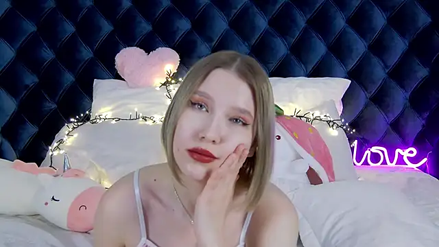 LiliLinn online show from 03-03-25, 01:53