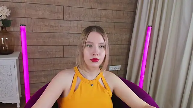 LiliLinn online show from 03-15-25, 02:12