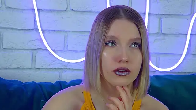 LiliLinn online show from 03-21-25, 08:06