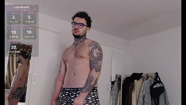 Snapshot of TattedCurls chatting on 02-17-25, 02:42 TattedCurls online show from 02-17-25, 02:42