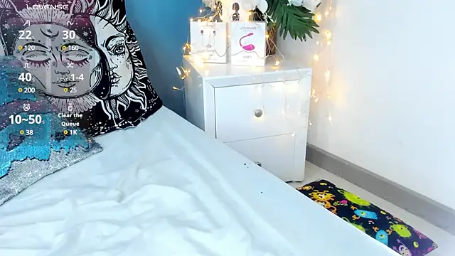 Snapshot of NinaInk chatting on 02-10-25, 01:22 NinaInk online show from 02-10-25, 01:22