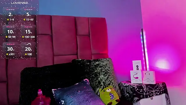 Snapshot of NinaInk chatting on 02-17-25, 03:31 NinaInk online show from 02-17-25, 03:31