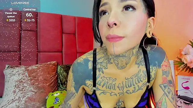 Snapshot of NinaInk chatting on 02-23-25, 07:17 NinaInk online show from 02-23-25, 07:17