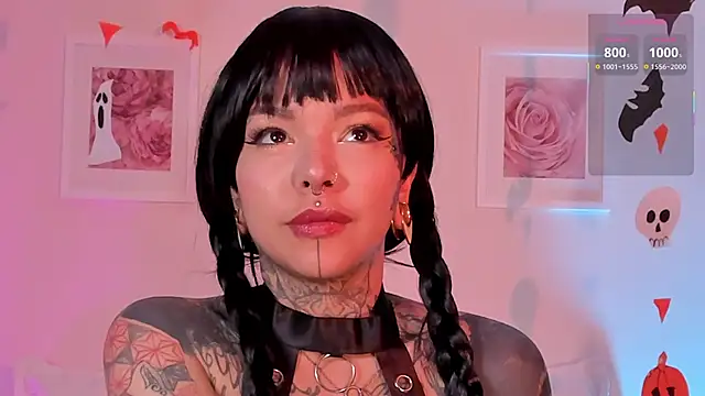 Snapshot of NinaInk chatting on 10-19-25, 04:07 NinaInk online show from 10-19-25, 04:07