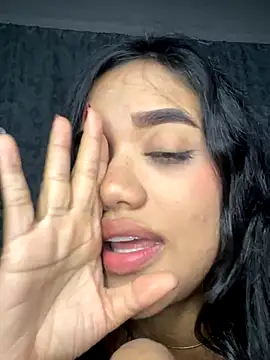 ElaEndez  online show from 12-14-25, 01:33