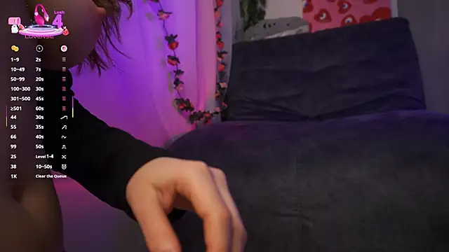 GlamourNova online show from 03-21-25, 08:08