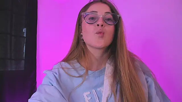 Snapshot of tekila__ chatting on 12-27-24, 10:05 tekila online show from 12-27-24, 10:05