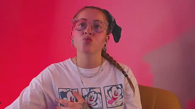 Snapshot of tekila__ chatting on 02-05-25, 11:28 tekila online show from 02-05-25, 11:28