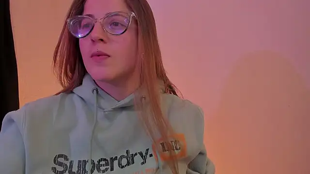 Snapshot of tekila__ chatting on 02-20-25, 08:03 tekila online show from 02-20-25, 08:03