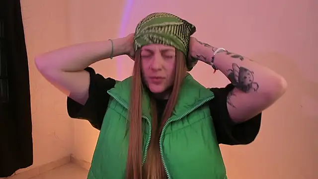 Snapshot of tekila__ chatting on 02-21-25, 06:48 tekila online show from 02-21-25, 06:48