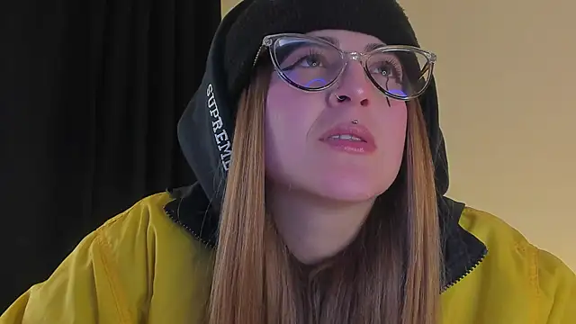 Snapshot of tekila__ chatting on 03-14-25, 12:43 tekila online show from 03-14-25, 12:43