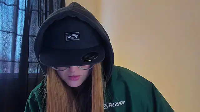 Snapshot of tekila__ chatting on 03-14-25, 08:17 tekila online show from 03-14-25, 08:17