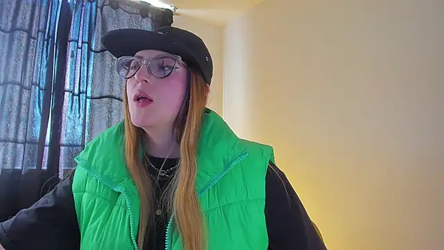 Snapshot of tekila__ chatting on 03-20-25, 10:18 tekila online show from 03-20-25, 10:18