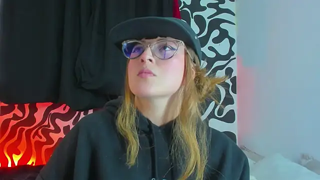 Snapshot of tekila__ chatting on 10-25-25, 08:25 tekila online show from 10-25-25, 08:25