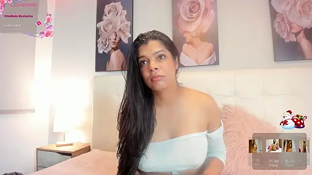 Sweetdreamses  online show from 12-06-24, 12:16