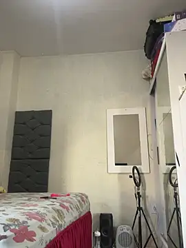 Indiazinhax online show from 02-06-26, 08:45