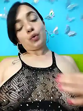 Snapshot of evelyn_prince1 chatting on 09-13-25, 01:33 evelyn prince1 online show from 09-13-25, 01:33