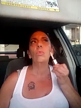 Snapshot of BettyBoo333 chatting on 05-17-26, 12:23 BettyBoo333 online show from 05-17-26, 12:23