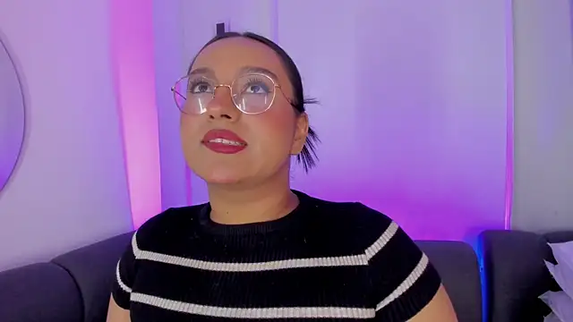 Snapshot of ellamontoya chatting on 11-12-25, 11:32 ellamontoya online show from 11-12-25, 11:32