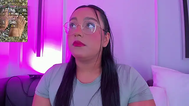 Snapshot of ellamontoya chatting on 11-19-25, 12:27 ellamontoya online show from 11-19-25, 12:27