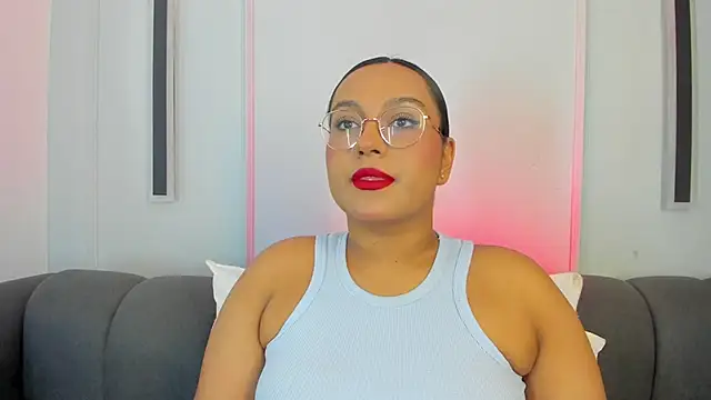 Snapshot of ellamontoya chatting on 11-25-25, 11:54 ellamontoya online show from 11-25-25, 11:54