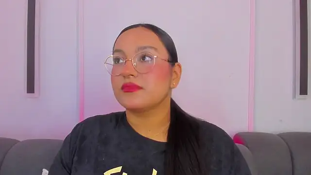 Snapshot of ellamontoya chatting on 12-04-25, 12:03 ellamontoya online show from 12-04-25, 12:03