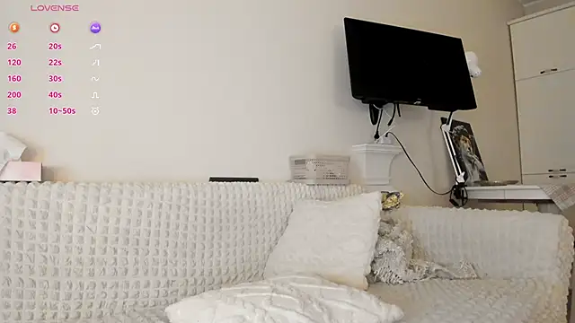 Snapshot of lizzistrata chatting on 01-28-25, 03:35 lizzistrata online show from 01-28-25, 03:35