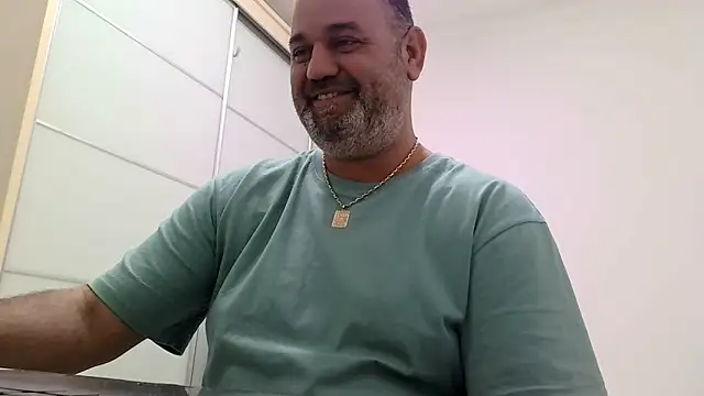 Snapshot of your_man85 chatting on 02-16-25, 08:32 your man85 online show from 02-16-25, 08:32