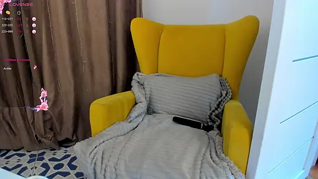 Snapshot of miissblonde chatting on 11-12-25, 03:29 miissblonde online show from 11-12-25, 03:29