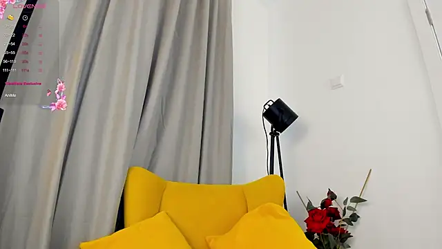 Snapshot of miissblonde chatting on 11-17-25, 02:39 miissblonde online show from 11-17-25, 02:39