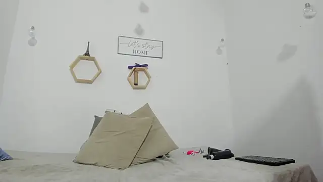 Snapshot of clarise_cooper chatting on 10-02-25, 08:21 clarise cooper online show from 10-02-25, 08:21