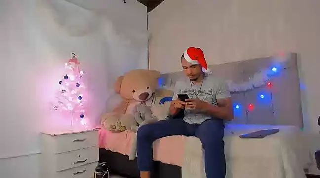 Snapshot of Mateo_Reales chatting on 12-07-24, 03:58 Mateo Reales online show from 12-07-24, 03:58