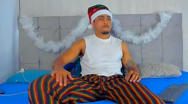 Snapshot of Mateo_Reales chatting on 12-21-24, 05:25 Mateo Reales online show from 12-21-24, 05:25