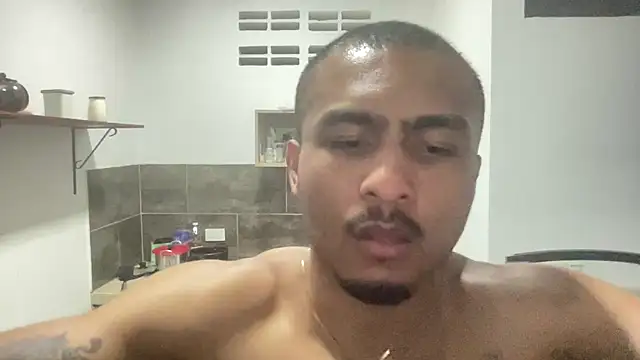 Snapshot of Mateo_Reales chatting on 01-12-25, 10:12 Mateo Reales online show from 01-12-25, 10:12