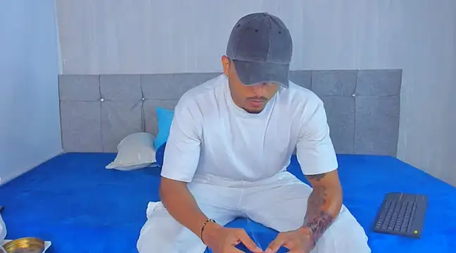 Snapshot of Mateo_Reales chatting on 02-03-25, 05:40 Mateo Reales online show from 02-03-25, 05:40