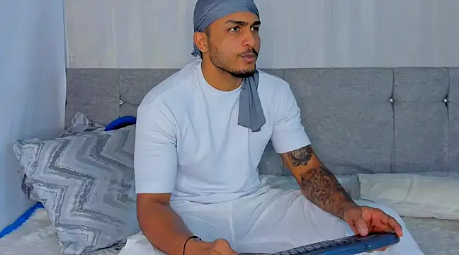 Snapshot of Mateo_Reales chatting on 03-05-25, 04:34 Mateo Reales online show from 03-05-25, 04:34