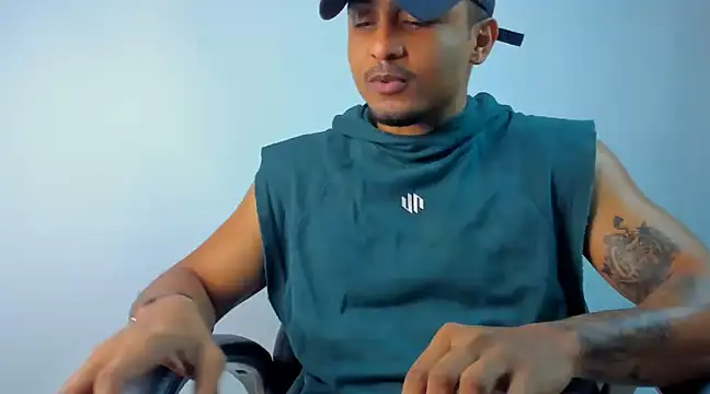 Snapshot of Mateo_Reales chatting on 03-10-25, 04:17 Mateo Reales online show from 03-10-25, 04:17