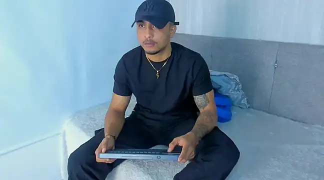 Snapshot of Mateo_Reales chatting on 03-12-25, 02:09 Mateo Reales online show from 03-12-25, 02:09