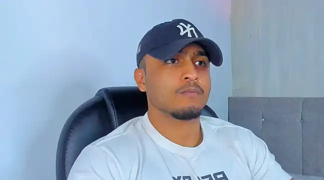 Snapshot of Mateo_Reales chatting on 03-14-25, 05:27 Mateo Reales online show from 03-14-25, 05:27