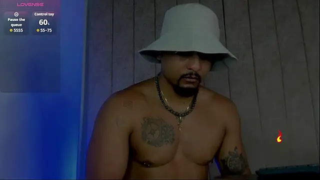 Snapshot of Mateo_Reales chatting on 12-14-25, 07:51 Mateo Reales online show from 12-14-25, 07:51