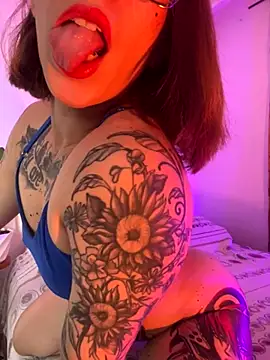 Snapshot of ValenGray chatting on 11-05-25, 12:49 ValenGray online show from 11-05-25, 12:49