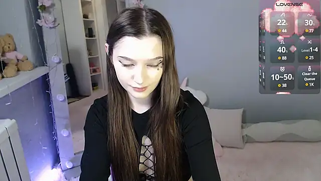 Snapshot of White_kitty01 chatting on 12-27-24, 01:18 White kitty01 online show from 12-27-24, 01:18