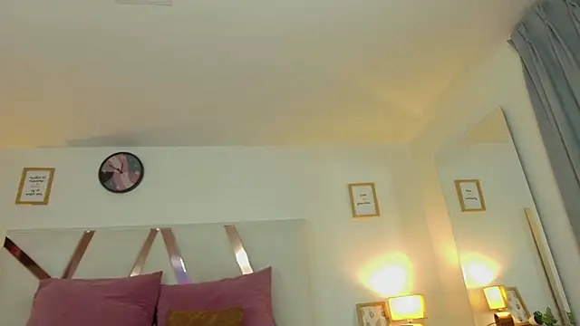 Snapshot of KendalMilleer chatting on 02-24-25, 01:13 KendalMilleer online show from 02-24-25, 01:13