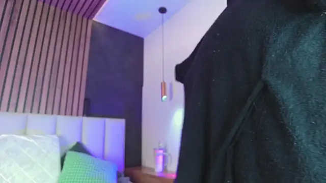 Snapshot of KendalMilleer chatting on 11-23-25, 11:43 KendalMilleer online show from 11-23-25, 11:43