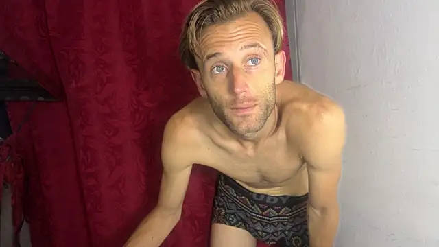 Snapshot of aquilesmade chatting on 10-08-25, 04:37 aquilesmade online show from 10-08-25, 04:37