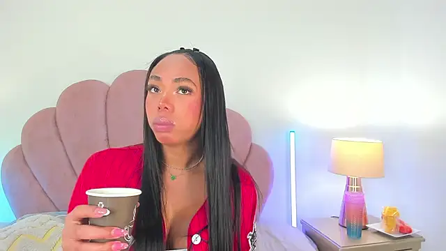 Nicole Paradise online show from 12-18-25, 12:44