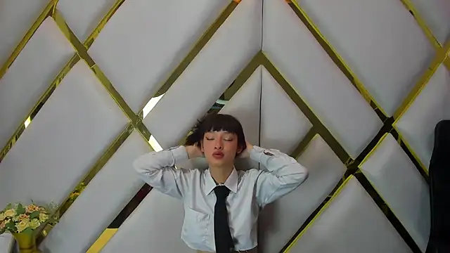 Aurora 18 online show from 12-20-24, 05:40